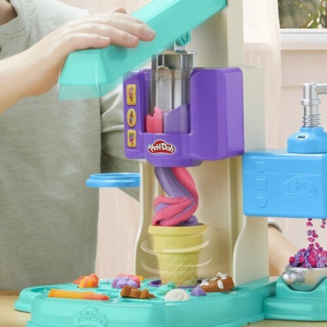 PLAY-DOH RAINBOW SWIRL ICE CREAM PLAYSET