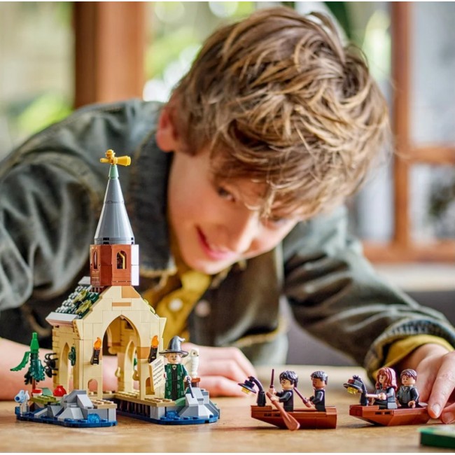 LEGO HARRY POTTER HOGWARTS CASTLE BOATHOUSE