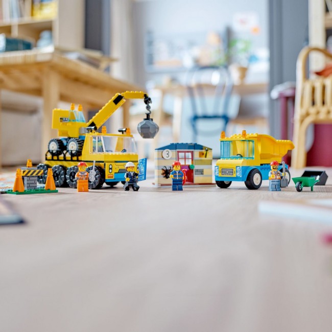 LEGO CITY CONSTRUCTION TRUCKS AND WRECKING BALL CRANE