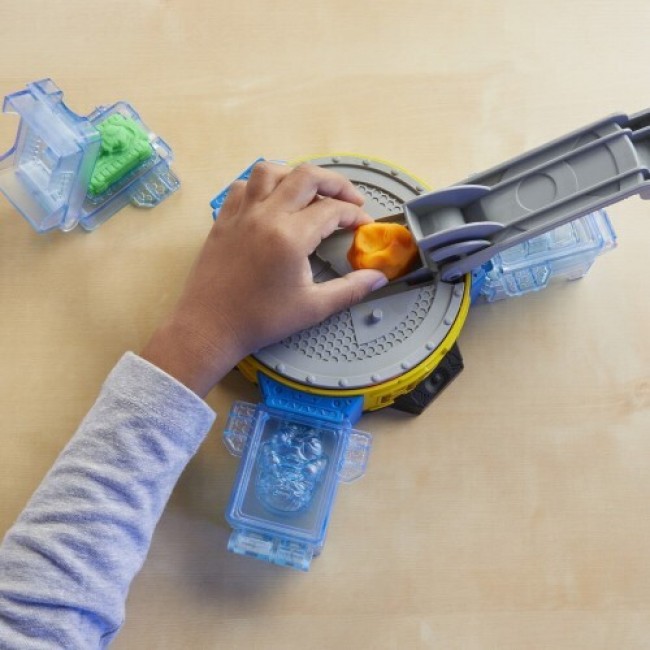 PLAY DOH HULK SMASH AND SQUISH